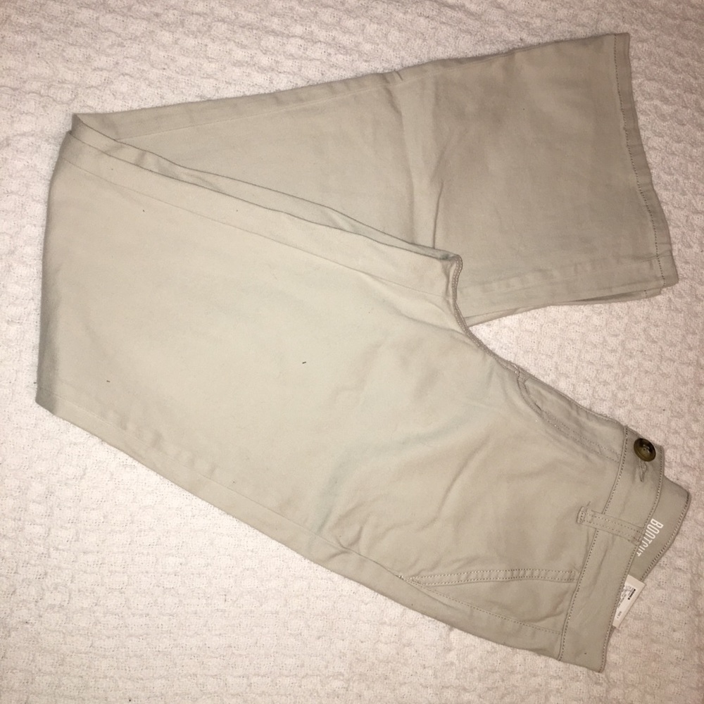 Size 7 ‘SO’ uniform pants.